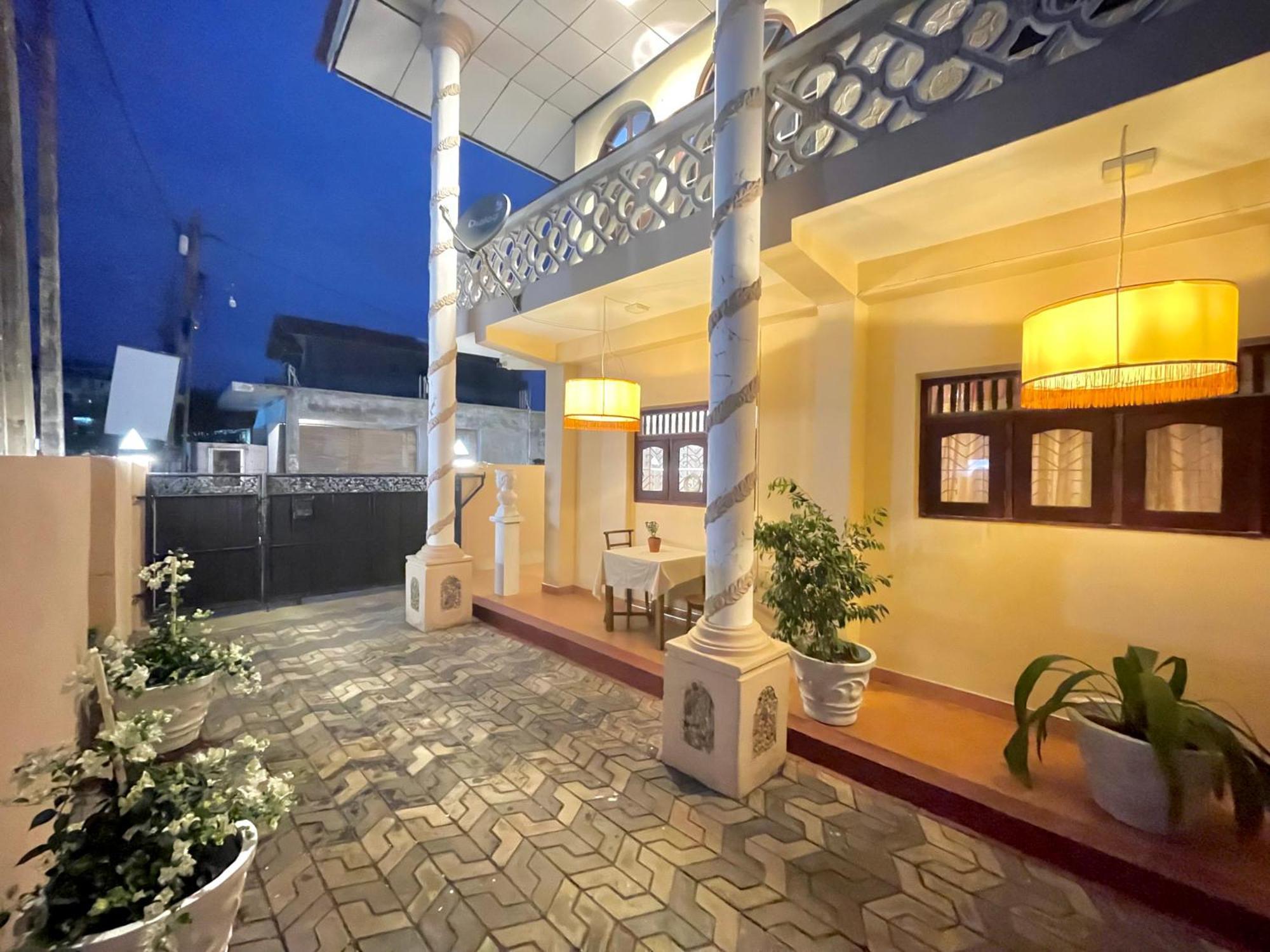 Rivinson Hotel Negombo Exterior foto