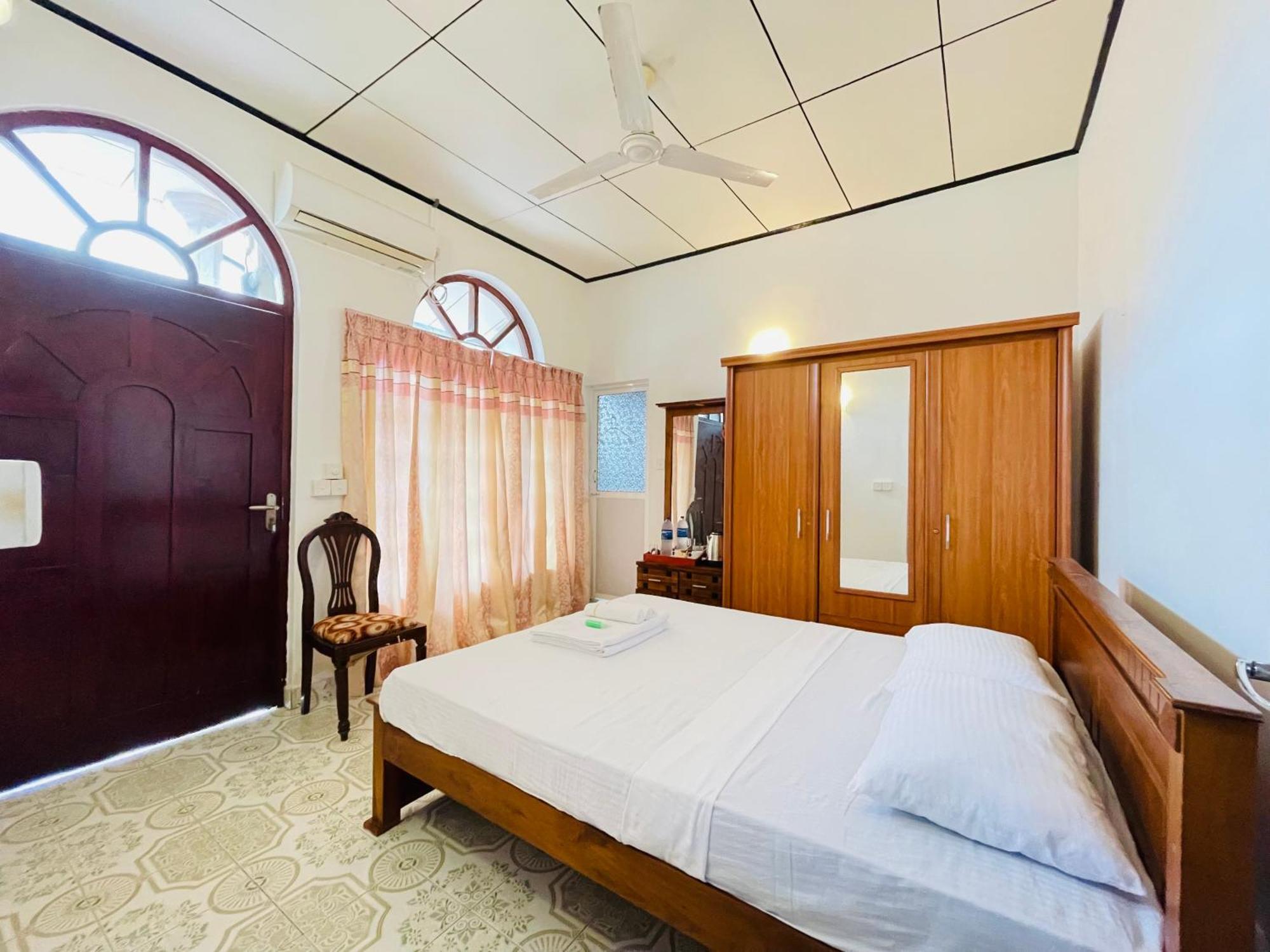 Rivinson Hotel Negombo Exterior foto